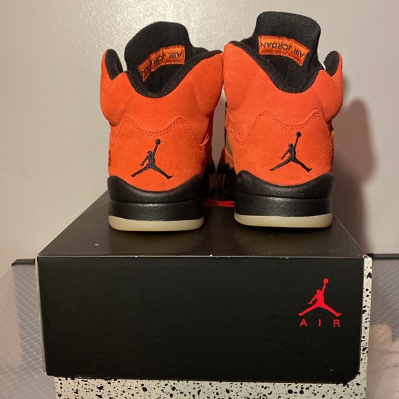 Reselling - Picture 4 of 8